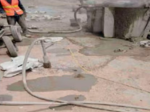 江宁水泥混凝土路面板底注浆技术 路面脱空注浆整治方案